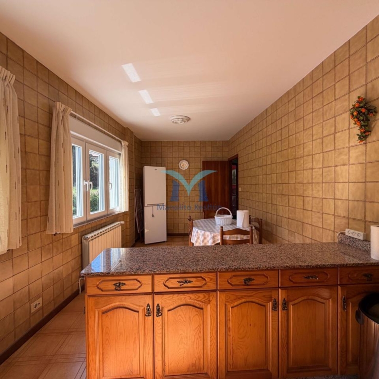 ?Oportunidad en Brens: casa de 337 m², amueblada, con garaje y varias viviendas”