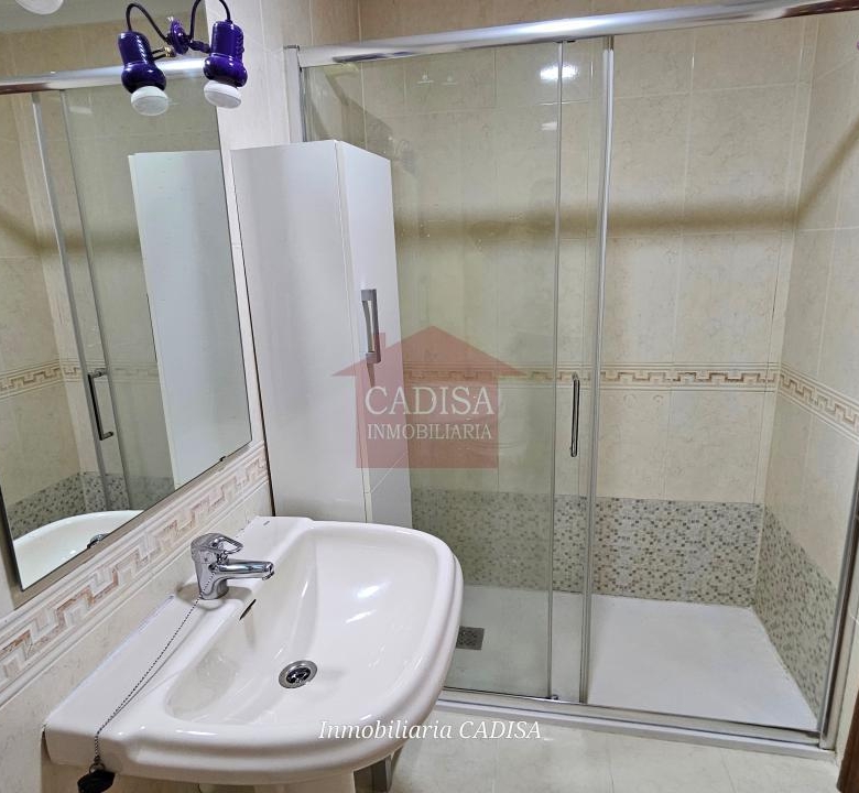 Amplio apartamento en venta en Carrefour. REF 6543