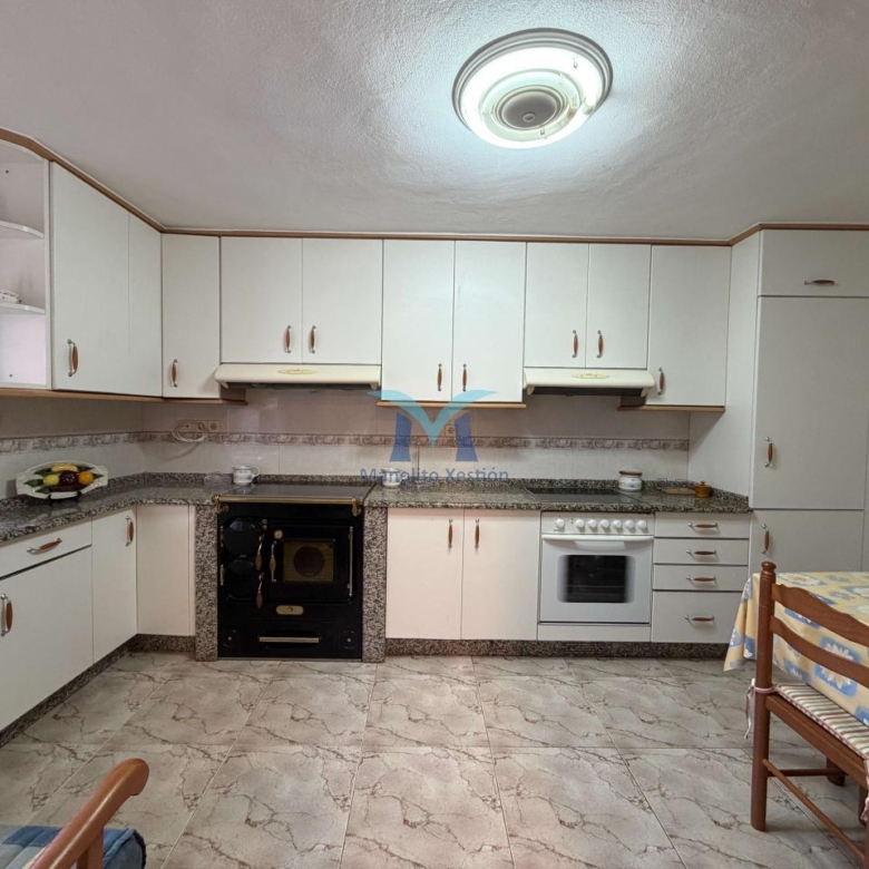 Casa a solo 50 metros de la playa en Sardiñeiro – Fisterra