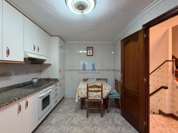 Casa a solo 50 metros de la playa en Sardiñeiro – Fisterra