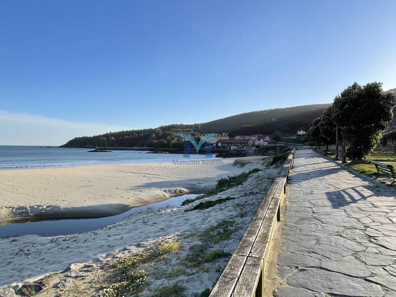 177438454803500044206_177438406448 Casa a solo 50 metros de la playa en Sardiñeiro – Fisterra