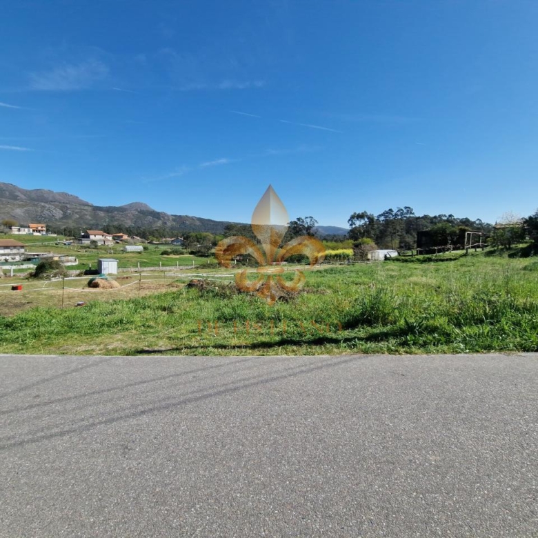 Venta de solar con licencia concedida en Vincios – Gondomar