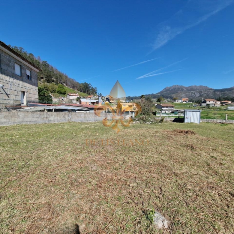 Venta de solar con licencia concedida en Vincios – Gondomar