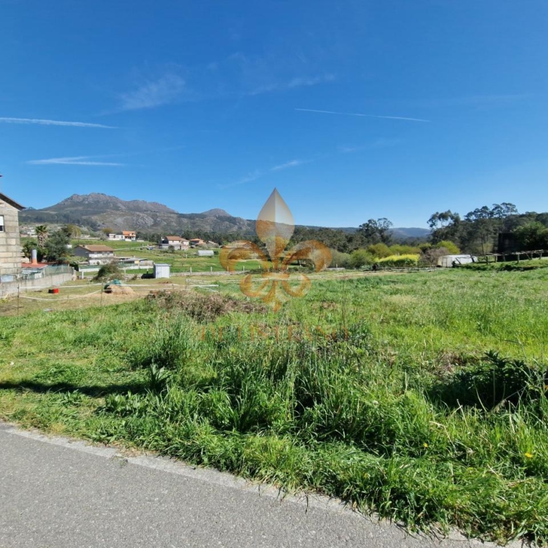 Venta de solar con licencia concedida en Vincios – Gondomar