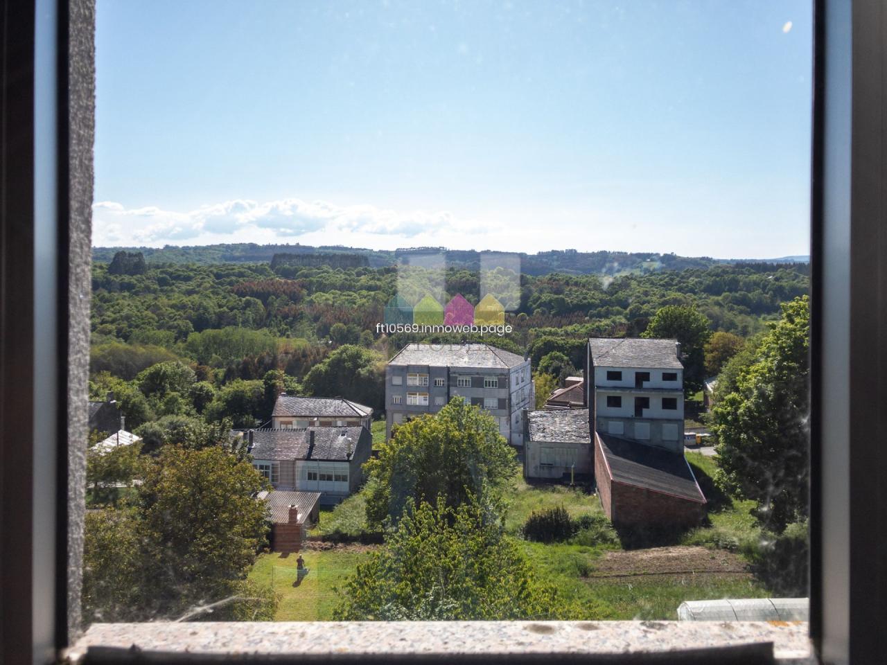 177564103403700170277_177209579924 Oportunidad única en el centro de Vilalba – 2 pisos de 138 m² cada uno en ladrillo Edificio bien conservado del 87 | 5 estancias + 2 baños por piso | Balcón | Sin ascensor | Vistas despejadas