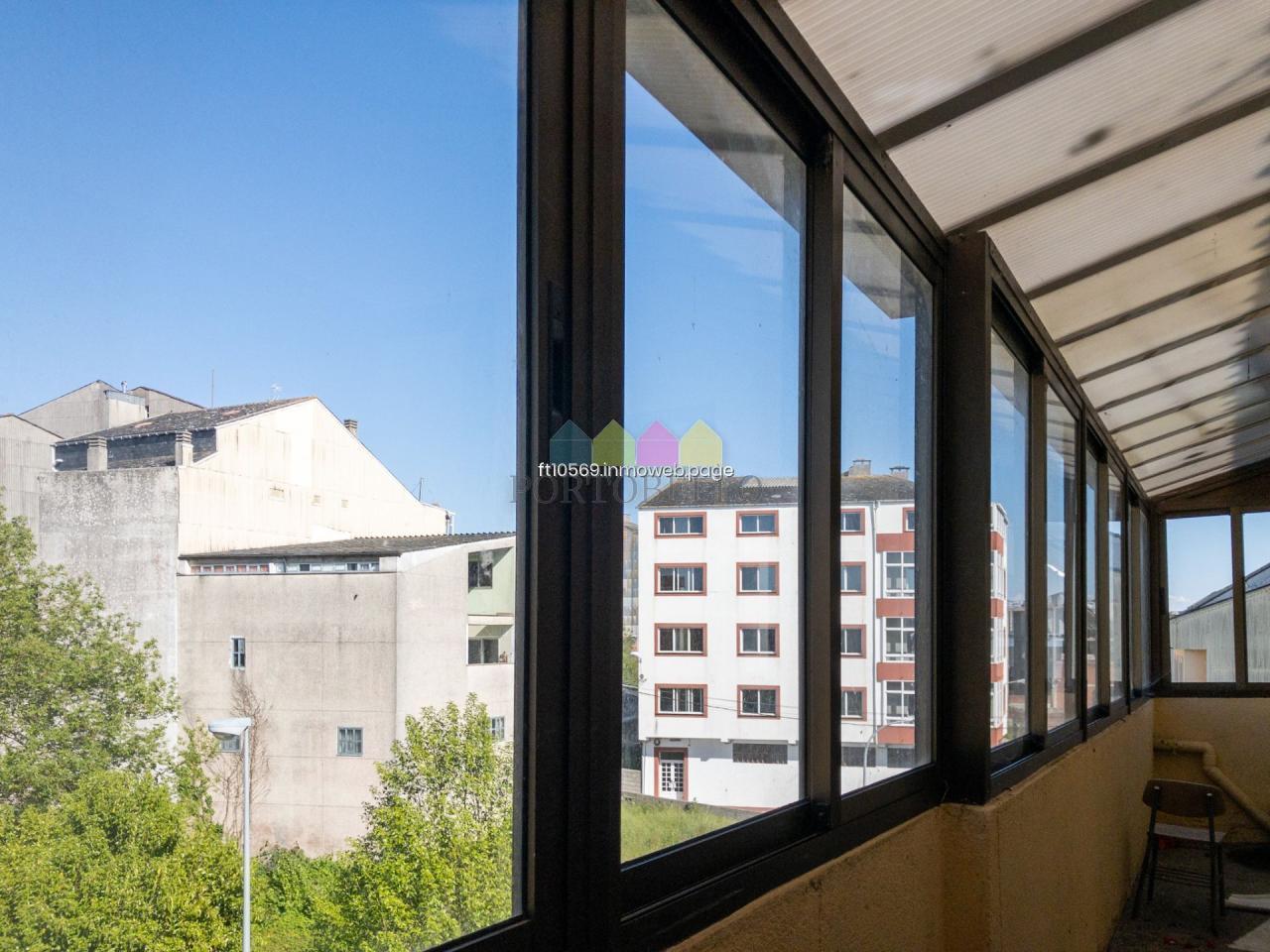 177564103729300170277_177209580240 Oportunidad única en el centro de Vilalba – 2 pisos de 138 m² cada uno en ladrillo Edificio bien conservado del 87 | 5 estancias + 2 baños por piso | Balcón | Sin ascensor | Vistas despejadas