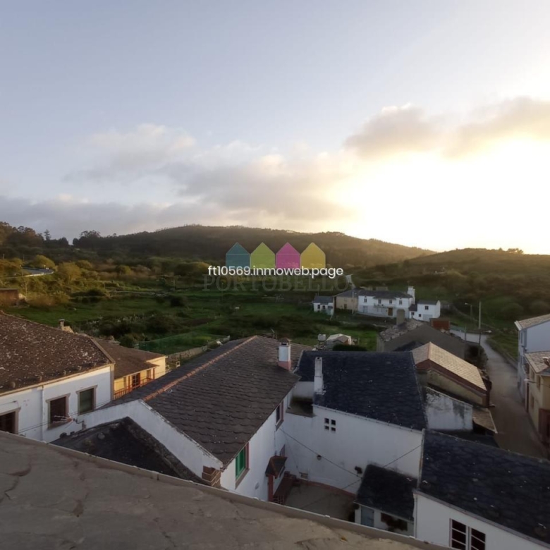 CASA EN RIAS ALTAS, BARES