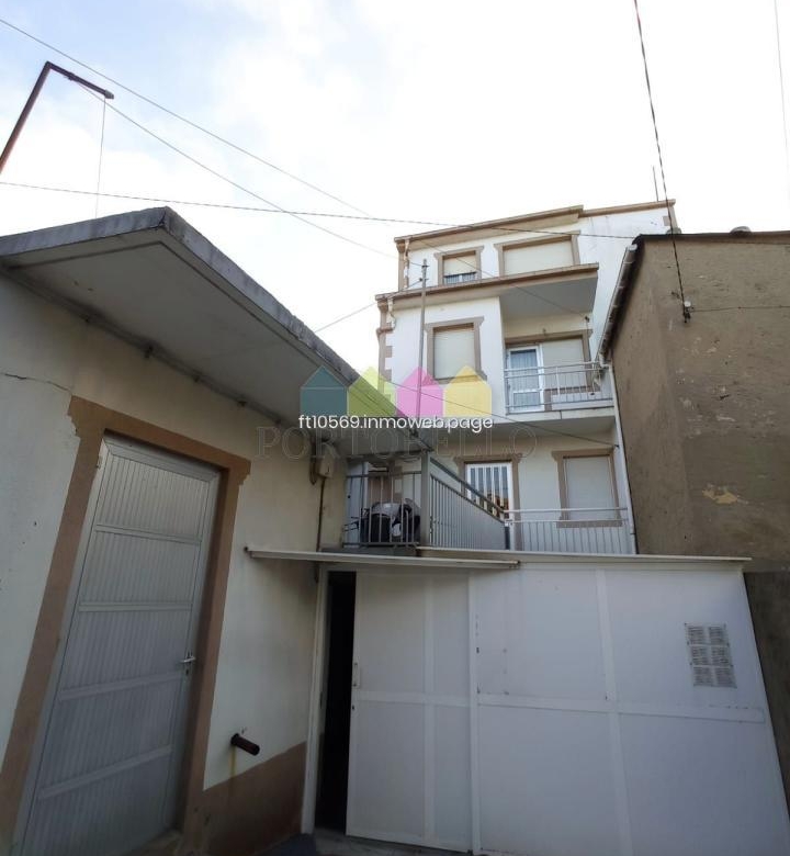 CASA EN RIAS ALTAS, BARES