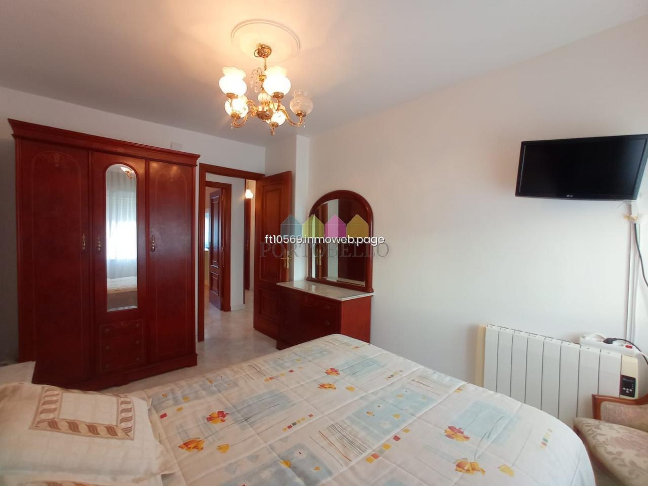 CASA EN RIAS ALTAS, BARES