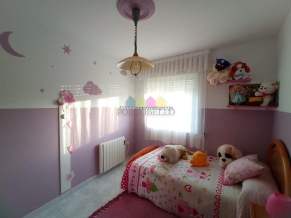 CASA EN RIAS ALTAS, BARES