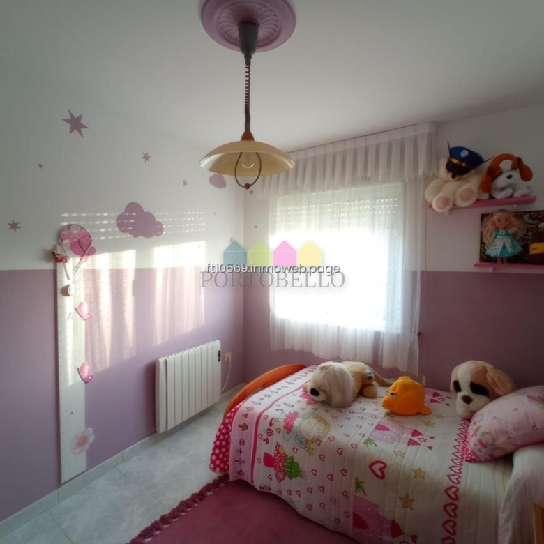 CASA EN RIAS ALTAS, BARES