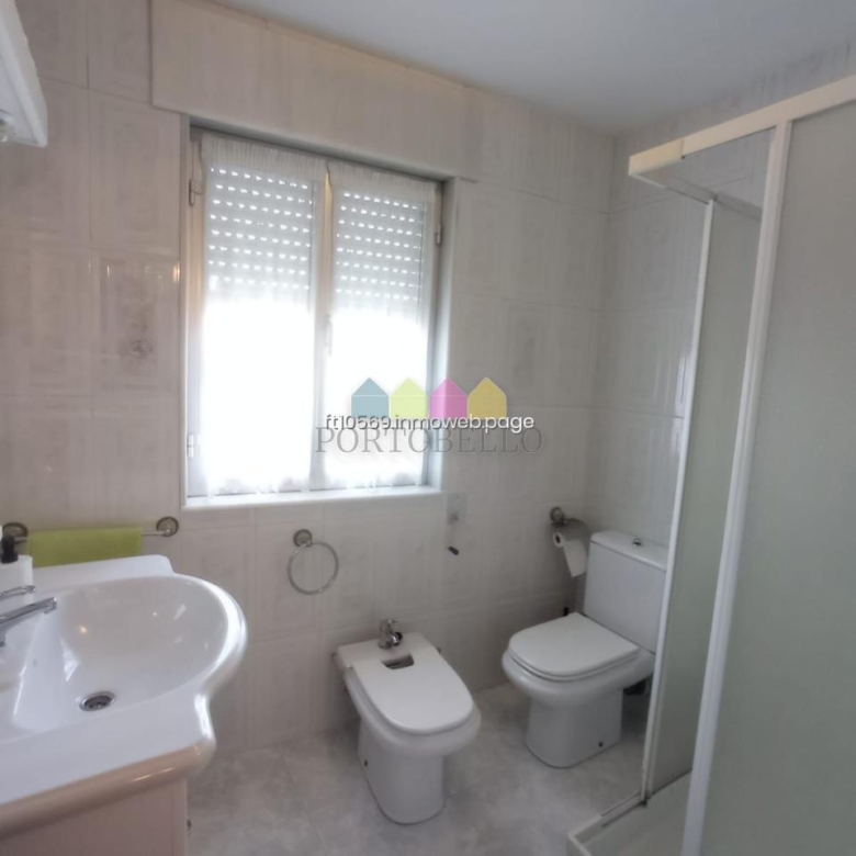 CASA EN RIAS ALTAS, BARES