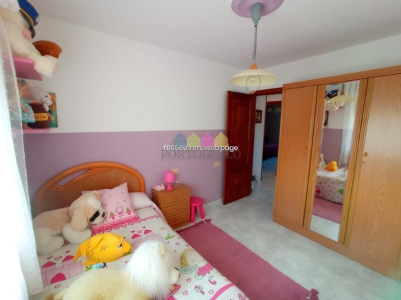 CASA EN RIAS ALTAS, BARES