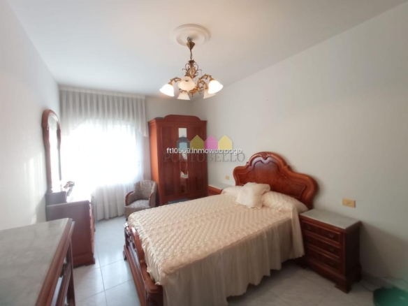 CASA EN RIAS ALTAS, BARES