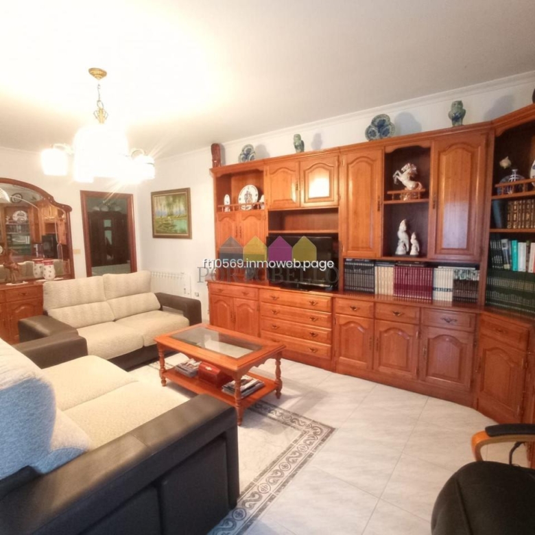 CASA EN RIAS ALTAS, BARES