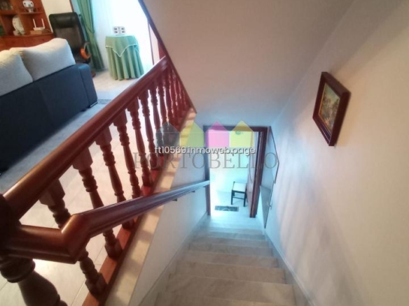 CASA EN RIAS ALTAS, BARES