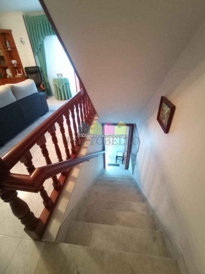 CASA EN RIAS ALTAS, BARES