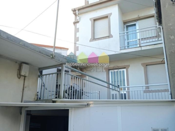 CASA EN RIAS ALTAS, BARES