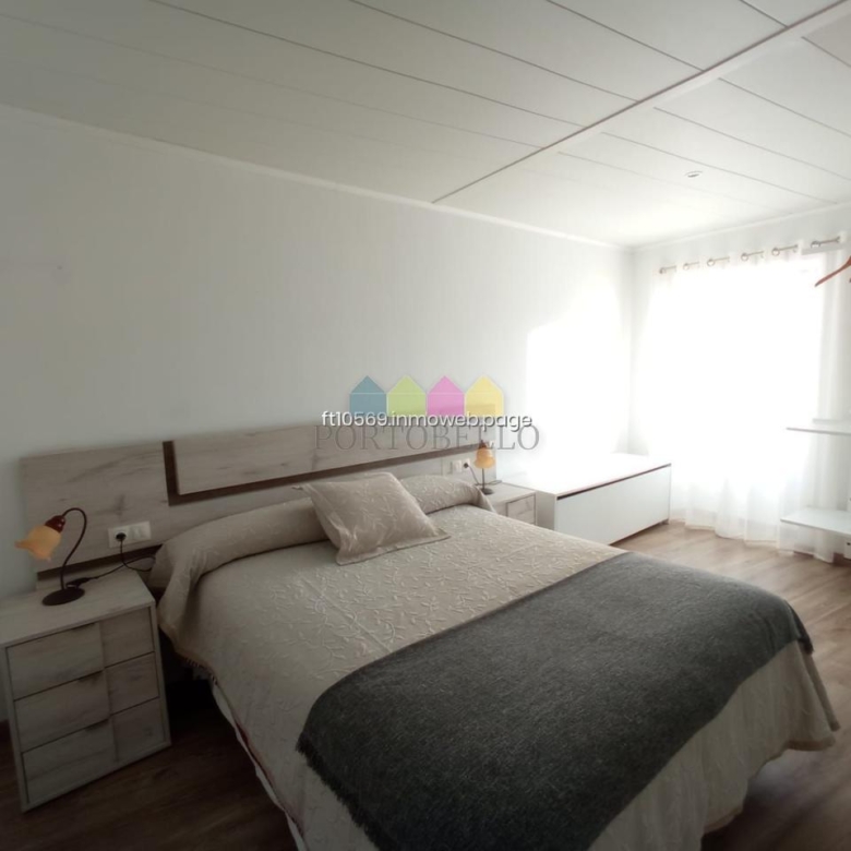 CASA EN RIAS ALTAS, BARES