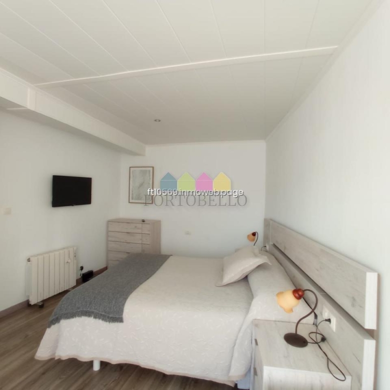 CASA EN RIAS ALTAS, BARES