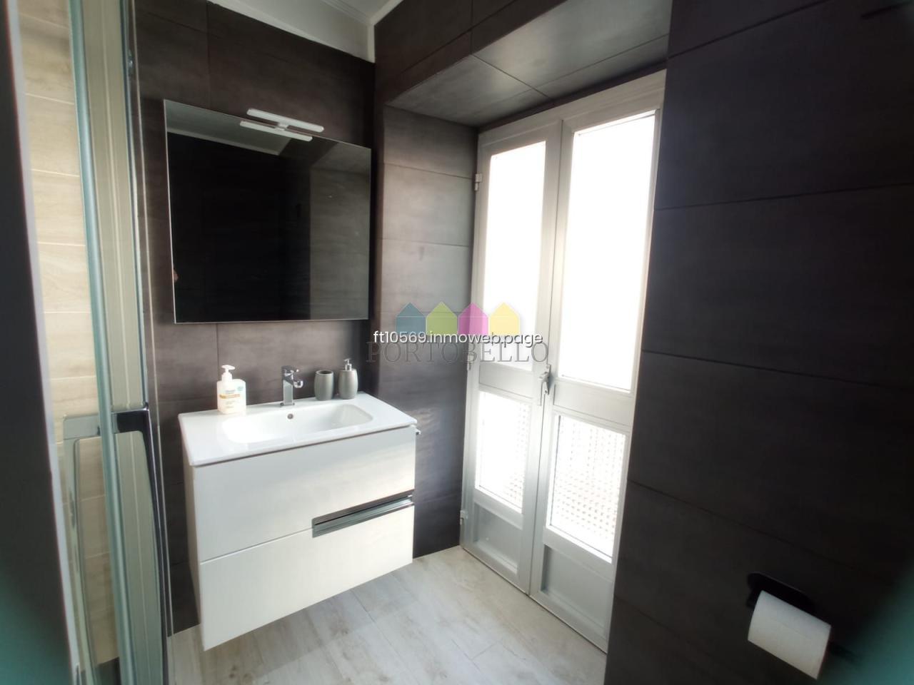 CASA EN RIAS ALTAS, BARES