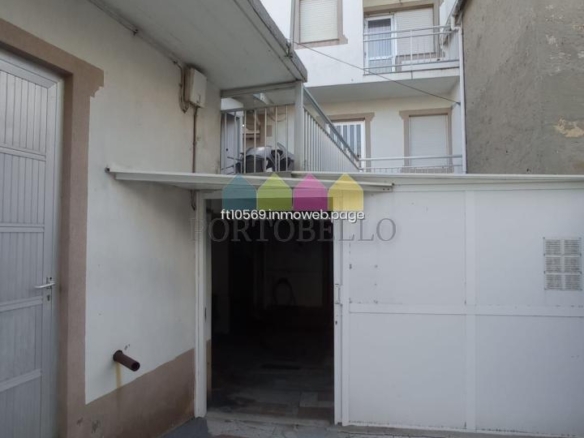 CASA EN RIAS ALTAS, BARES
