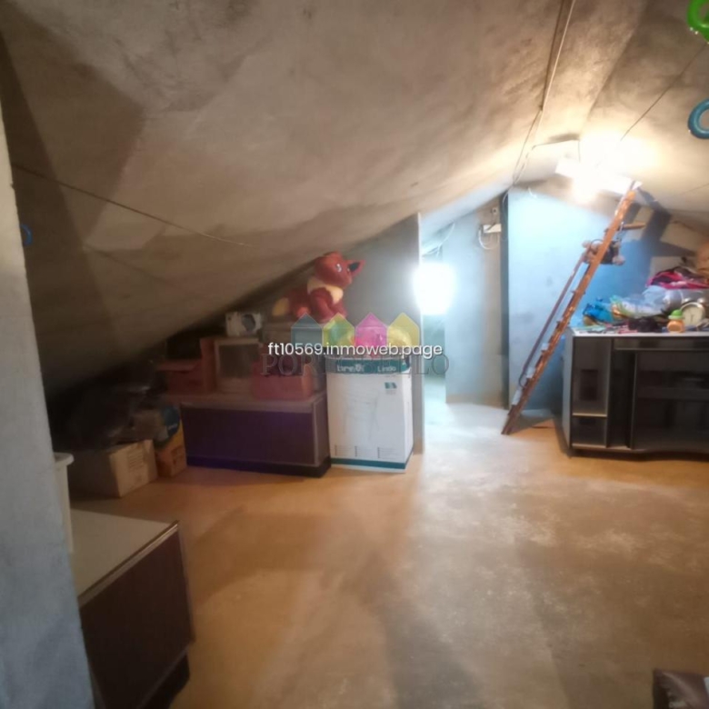 CASA EN RIAS ALTAS, BARES