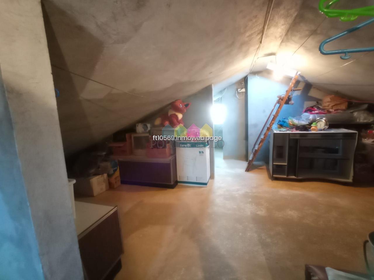 CASA EN RIAS ALTAS, BARES