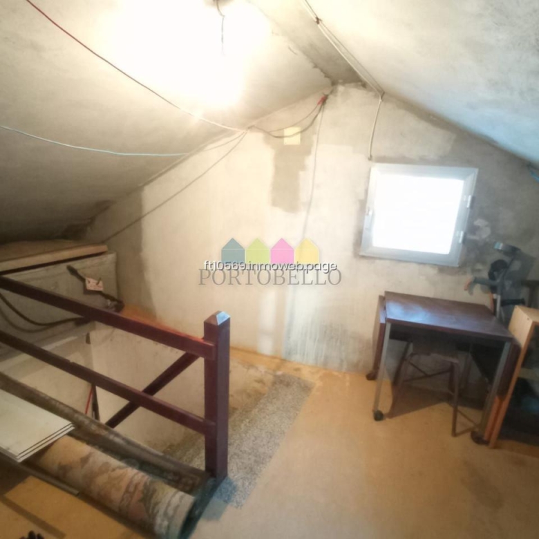 CASA EN RIAS ALTAS, BARES