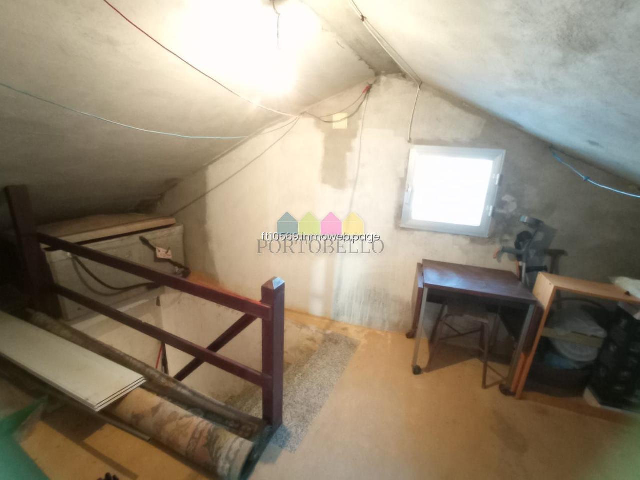 CASA EN RIAS ALTAS, BARES