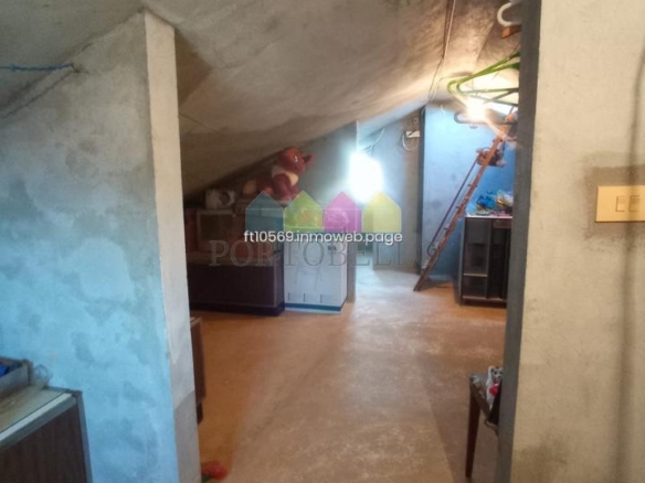 CASA EN RIAS ALTAS, BARES