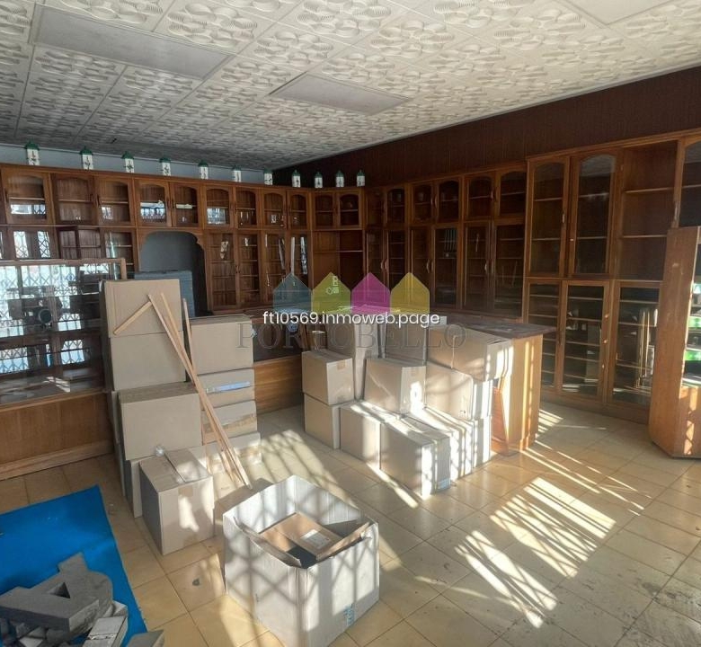Se alquila local en Narón