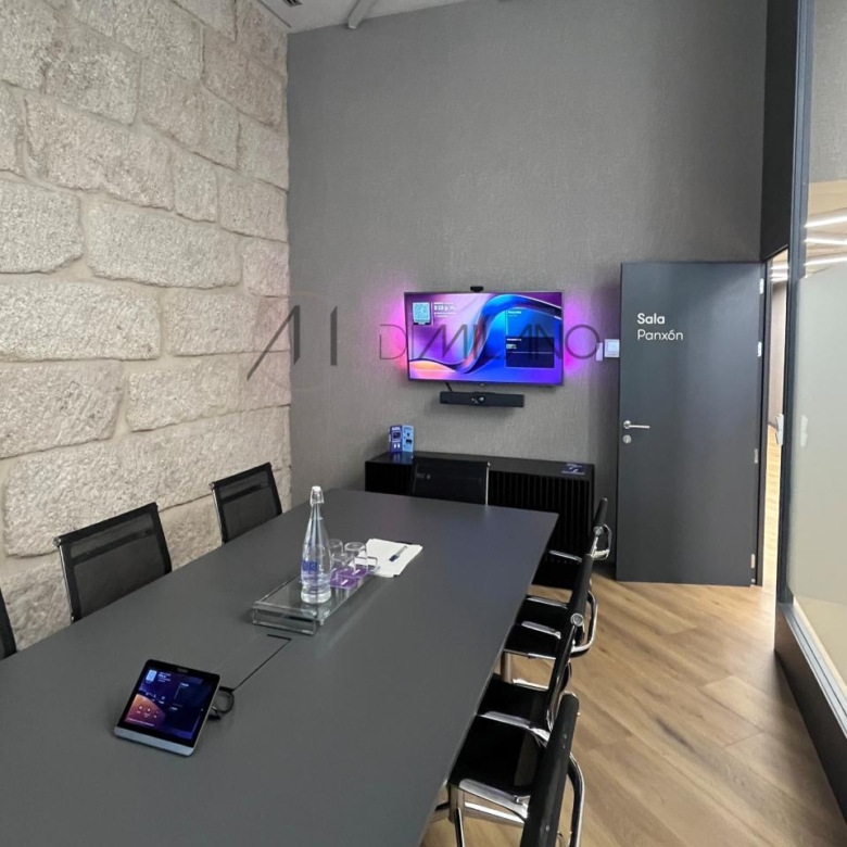 Local en Plaza de Compostela. Ideal para despacho profesional