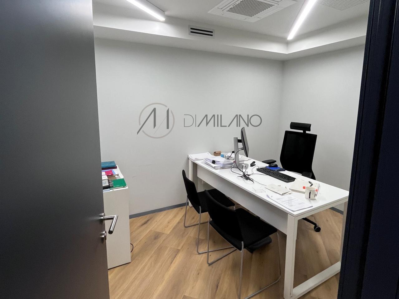 177581509563900029033_177400285054 Local en Plaza de Compostela. Ideal para despacho profesional