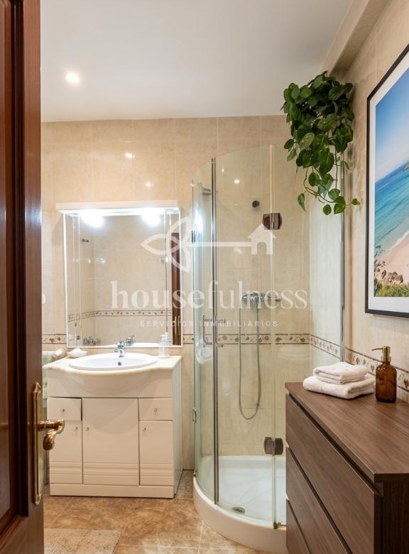 ÚNICA Y EXCLUSIVA VIVIENDA EN PRIMERA LÍNEA DE PLAYA EN VALDOVIÑO , A CORUÑA