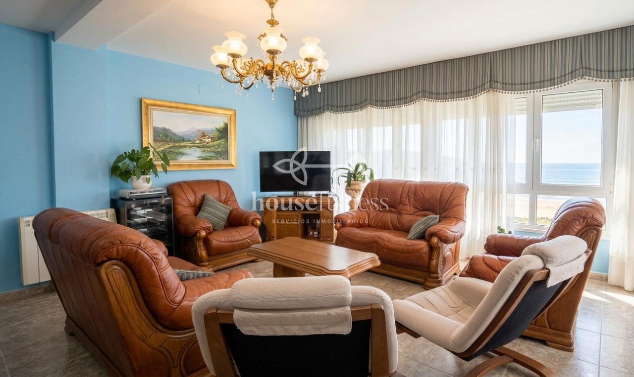 ÚNICA Y EXCLUSIVA VIVIENDA EN PRIMERA LÍNEA DE PLAYA EN VALDOVIÑO , A CORUÑA