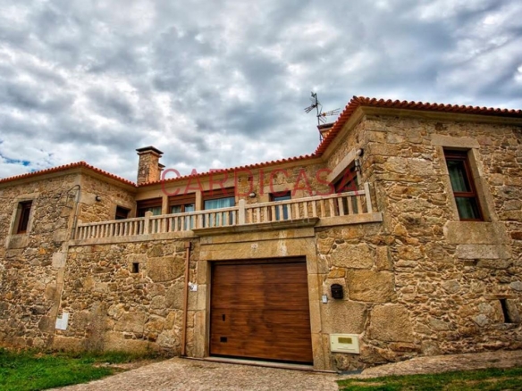 Encantadora casa rural de piedra totalmente reformada.