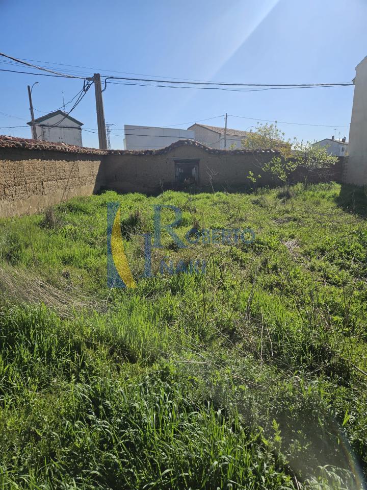 CASA PARA REFORMAR CON HUERTA EN FRESNO DE LA VEGA