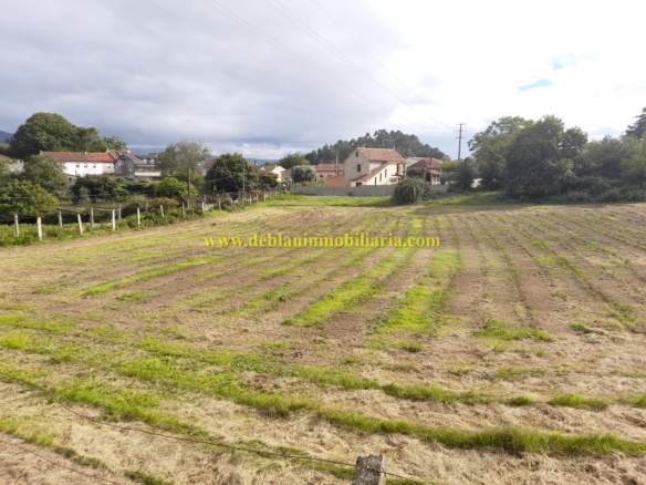 TERRENO EDIFICABLE  DE 3.816 M2, A 5 MINUTOS DEL CENTRO