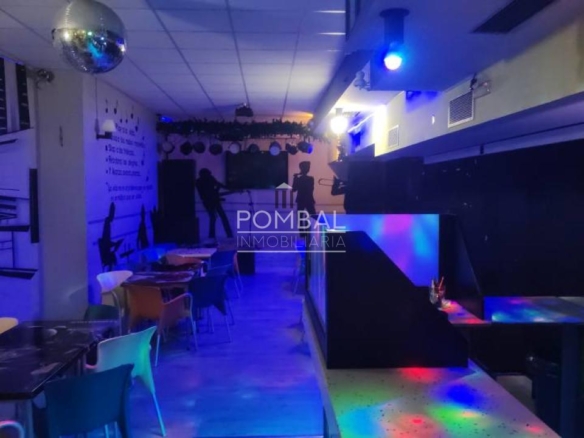 TRASPASO DE LOCAL, con Licencia de PUB