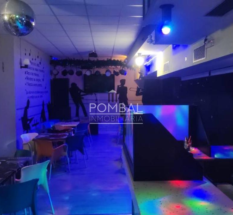 TRASPASO DE LOCAL, con Licencia de PUB