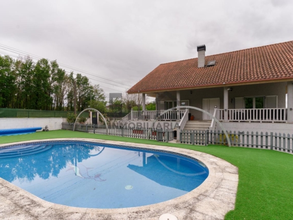 VENTA CHALET EN TABOADELA