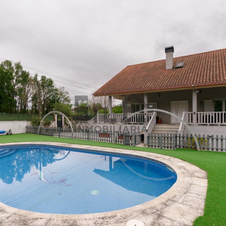 VENTA CHALET EN TABOADELA
