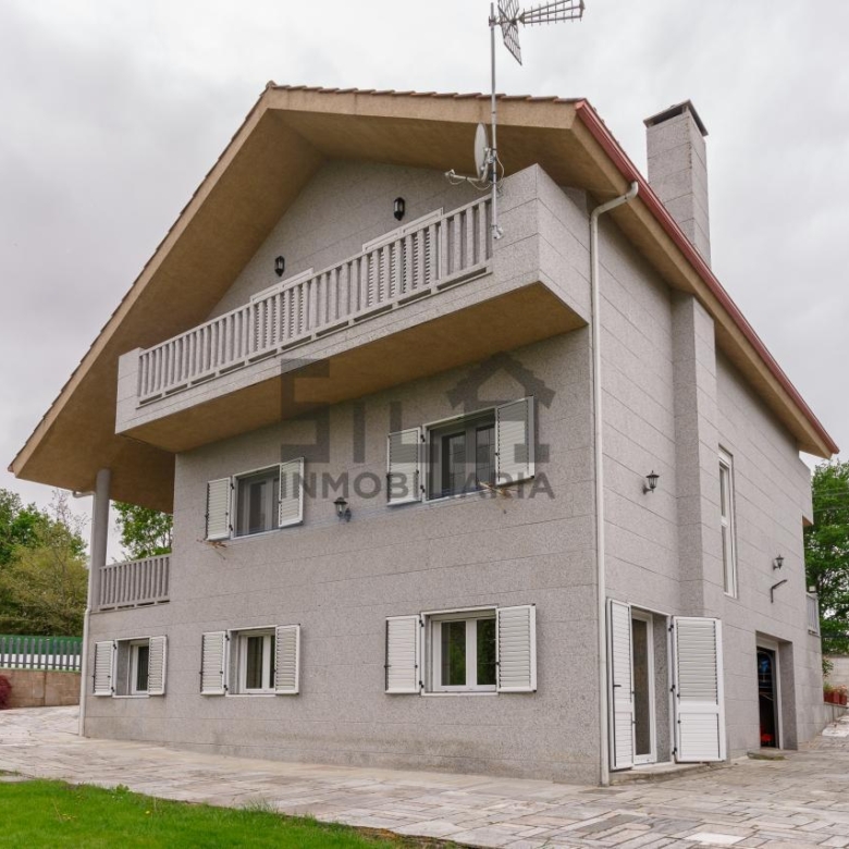 VENTA CHALET EN TABOADELA