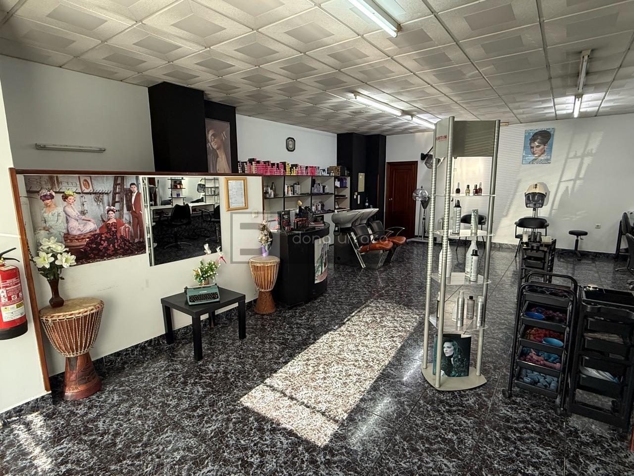 Local comercial en venta en O Porriño centro, 127 m², listo para peluquería o inversión