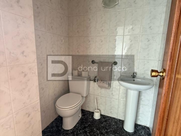 Local comercial en venta en O Porriño centro, 127 m², listo para peluquería o inversión