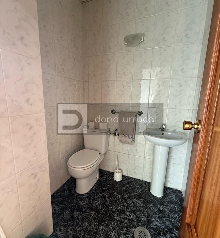 Local comercial en venta en O Porriño centro, 127 m², listo para peluquería o inversión