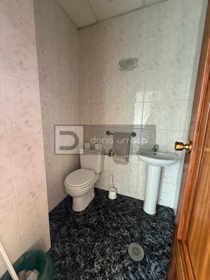 Local comercial en venta en O Porriño centro, 127 m², listo para peluquería o inversión