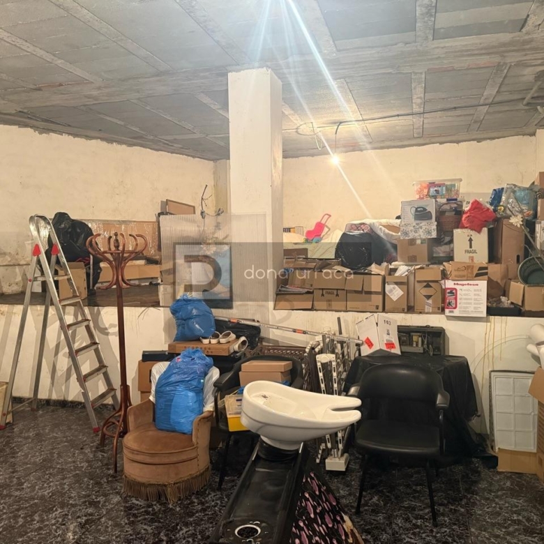 Local comercial en venta en O Porriño centro, 127 m², listo para peluquería o inversión