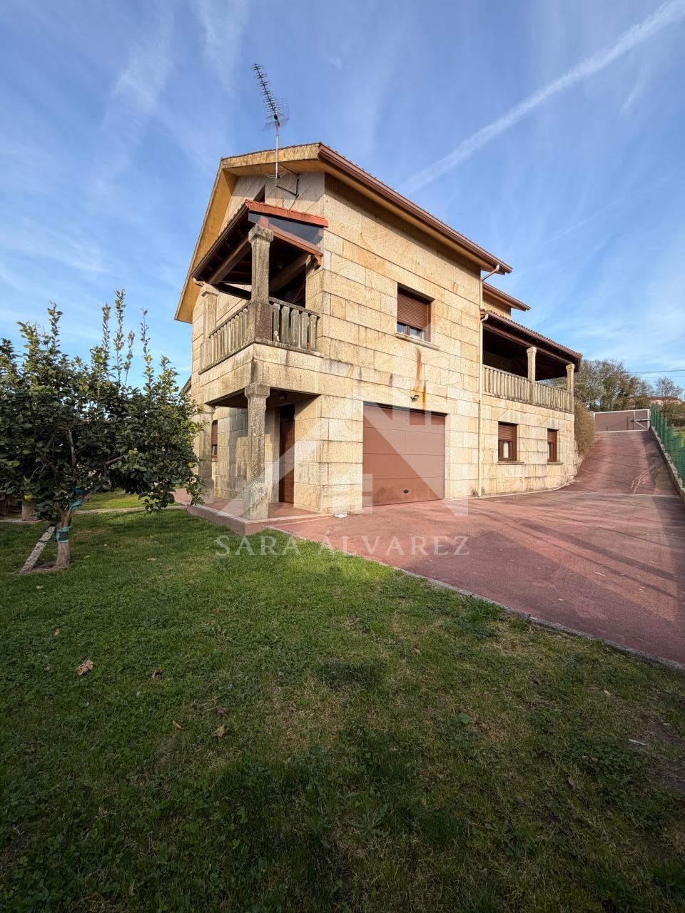 177676806118000044159_177395797378 SE VENDE IMPRESIONANTE CASA DE PIEDRA EN MOURENTE ZONA DEL LICEO CASINO MERCANTIL PRÓXIMA A LA CIUDAD DE PONTEVEDRA